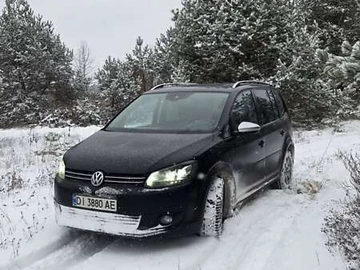 Авто Volkswagen Touran 2012 № 8384116