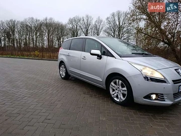 Авто Peugeot 5008 2012 № 8384472