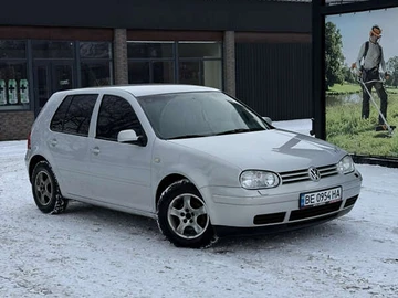 Авто Volkswagen Golf 2000 № 8384563