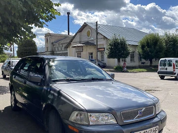 Авто Volvo V40 2002 № 8385606
