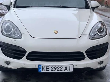 Авто Porsche Cayenne 2011 № 8386407