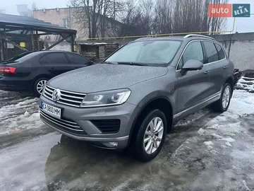 Авто Volkswagen Touareg 2017 № 8386437