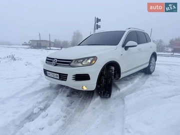 Авто Volkswagen Touareg 2014 № 8388147