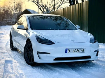 Авто Tesla Model 3 2021 № 8388152
