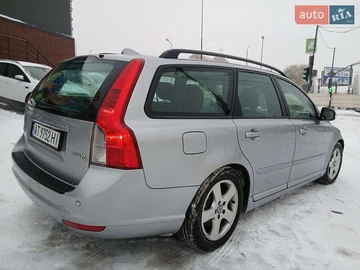 Авто Volvo V50 2011 № 8390749