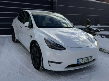 Авто Tesla Model Y 2024 № 8391611