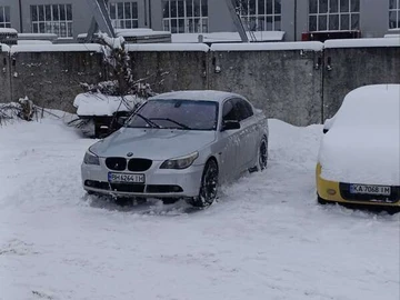Авто BMW 5 Series 2004 № 8392241