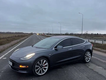 Авто Tesla Model 3 2018 № 8392362