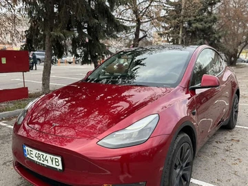Авто Tesla Model Y 2024 № 8392441