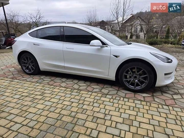 Авто Tesla Model 3 2019 № 8393641