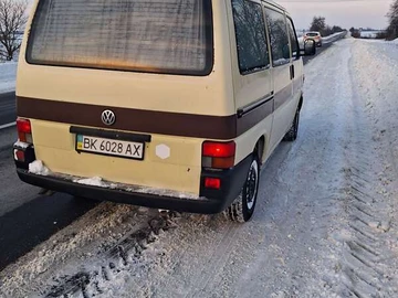 Авто Volkswagen Transporter 2000 № 8393877