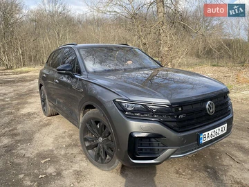 Авто Volkswagen Touareg 2019 № 8394719