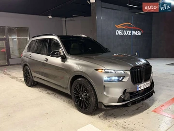 Авто BMW X7 2023 № 8394723