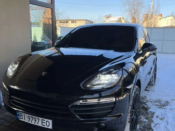 Авто Porsche Cayenne 2011 № 8395333