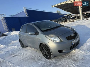 Авто Toyota Yaris 2006 № 8397416