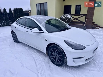 Авто Tesla Model 3 2021 № 8398369