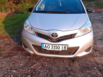 Авто Toyota Yaris 2012 № 8399932