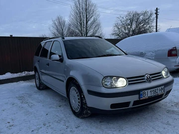 Авто Volkswagen Golf 2000 № 8401123