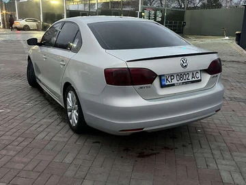 Авто Volkswagen Jetta 2010 № 8401201