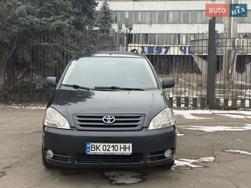 Авто Toyota Avensis Verso 2002 № 8401439