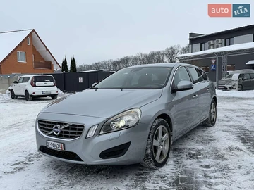 Авто Volvo V60 2013 № 8403537