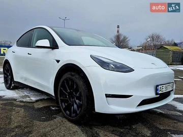 Авто Tesla Model Y 2023 № 8404221