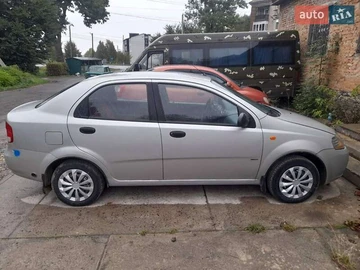 Авто Chevrolet Aveo 2005 № 8404337