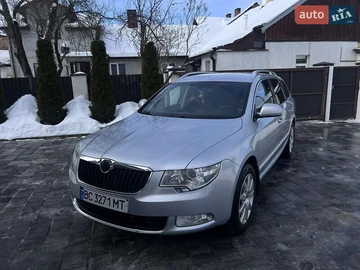 Авто Skoda Superb 2012 № 8404530