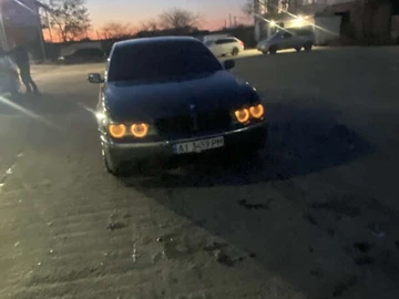 Авто BMW 7 Series 2002 № 8404762