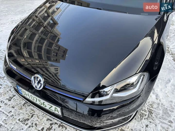 Авто Volkswagen E-Golf 2016 № 8405955