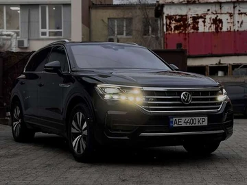 Авто Volkswagen Touareg 2019 № 8406551