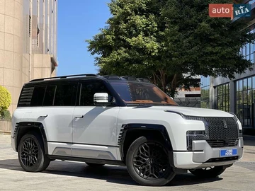 Авто BYD Yangwang U8 2024 № 8406754