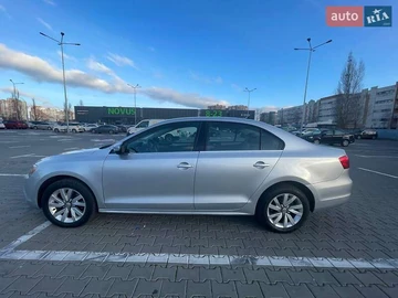 Авто Volkswagen Jetta 2012 № 8406900