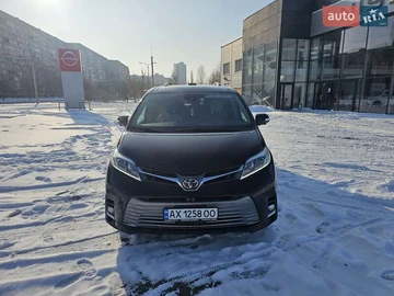 Авто Toyota Sienna 2018 № 8407666