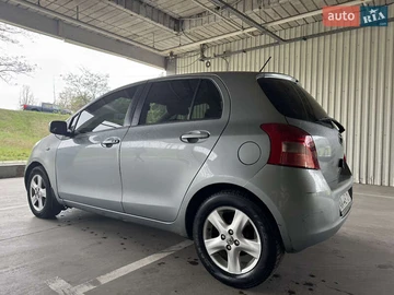 Авто Toyota Yaris 2006 № 8407947