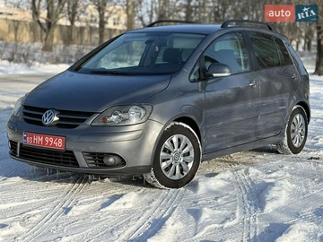 Авто Volkswagen Golf Plus 2009 № 8408001
