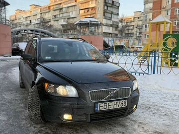 Авто Volvo V50 2004 № 8408438