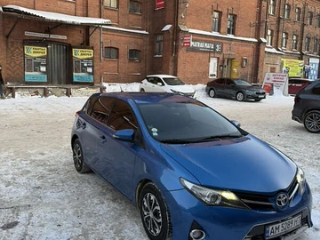Авто Toyota Auris 2013 № 8408606