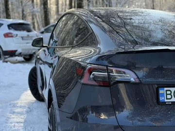 Авто Tesla Model Y 2024 № 8412137