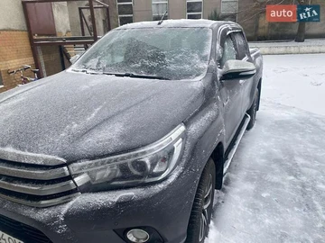 Авто Toyota Hilux 2017 № 8412172