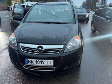 Авто Opel Zafira 2012 № 8415199
