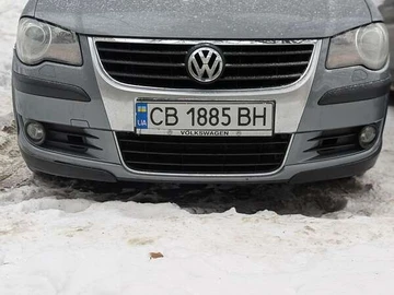 Авто Volkswagen Touran 2008 № 8416001