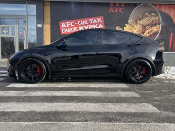Авто Tesla Model Y 2023 № 8417177
