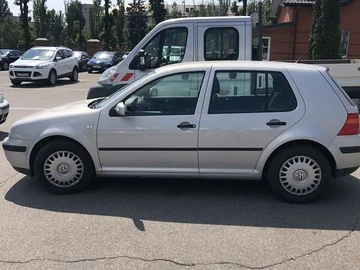 Авто Volkswagen Golf 2000 № 8417815