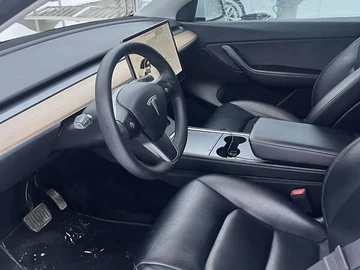 Авто Tesla Model Y 2021 № 8419375