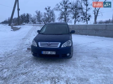 Авто Toyota Avensis Verso 2004 № 8419519