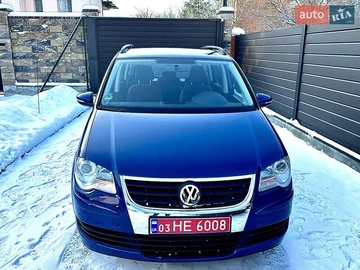 Авто Volkswagen Touran 2010 № 8419666