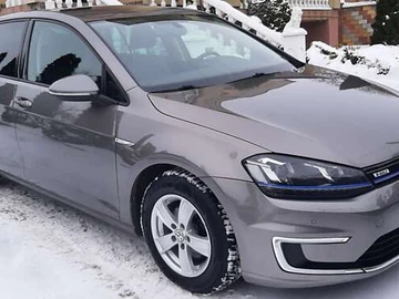 Авто Volkswagen E-Golf 2015 № 8419694