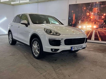 Авто Porsche Cayenne 2015 № 8420076