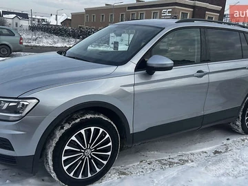 Авто Volkswagen Tiguan 2021 № 8421087